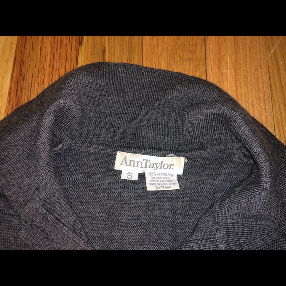 Vintage Ann Taylor 100% wool Crew Sweater - Picture 3 of 8